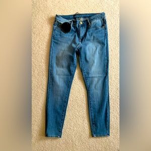 Articles of Society skinny jeans - size 28, cute back ankle detail.